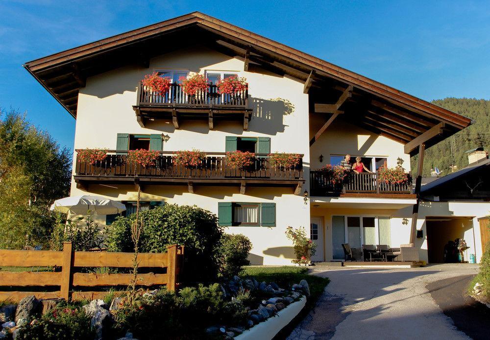 Alpenlandhaus Menardi Seefeld no Tirol Exterior foto