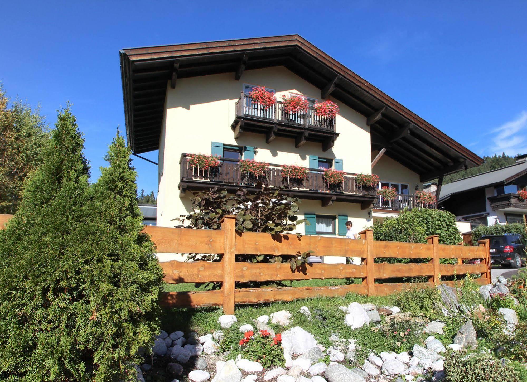 Alpenlandhaus Menardi Seefeld no Tirol Exterior foto